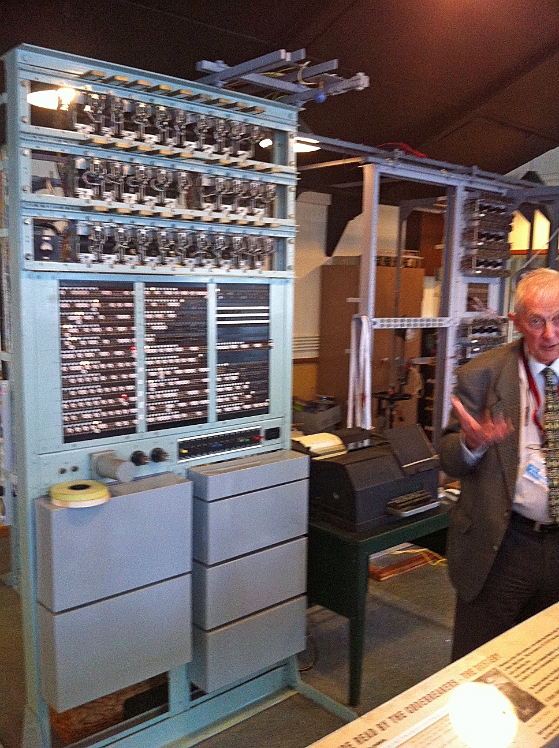 BletchleyPark_TNMOC 084.jpg - The "Tunny" was the first machine built by Tommy Flowers in 1942 to decrypt the Lorenz. Here a working rebuilt with the guide giving explanations.